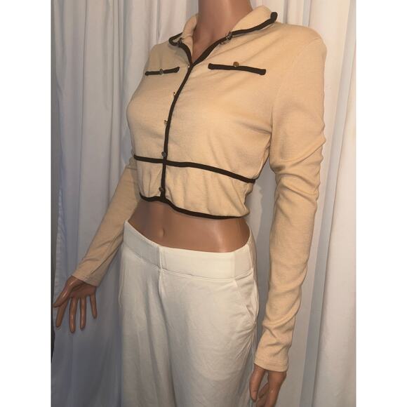 SHEIN Size L - Contrast Binding Crop Tee - Picture 2 of 6